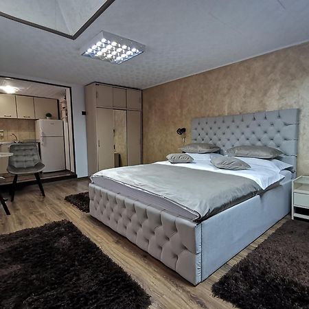 Shelby Accommodation -Adult Only- Sinaia Exterior photo